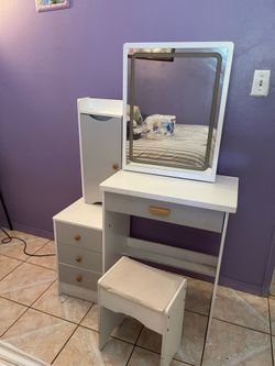 Small vanity