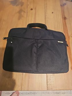 Incase laptop case carrier bag