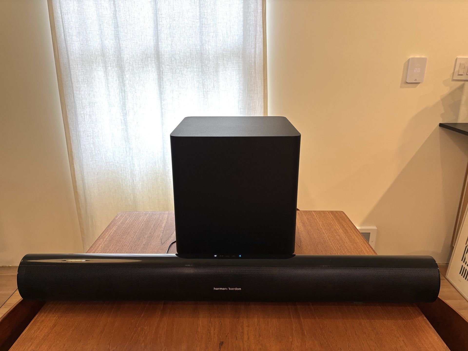 Harman Kardon SB26 Soundbar and Bluetooth Subwoofer