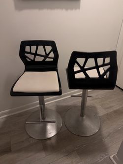 2 Adjustable Bar Stools Fixer Upper/Project