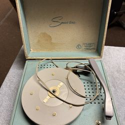 Vintage Lionel Spear-Tone Phonograph 