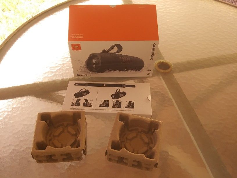 JBL  Charge 6 - Box