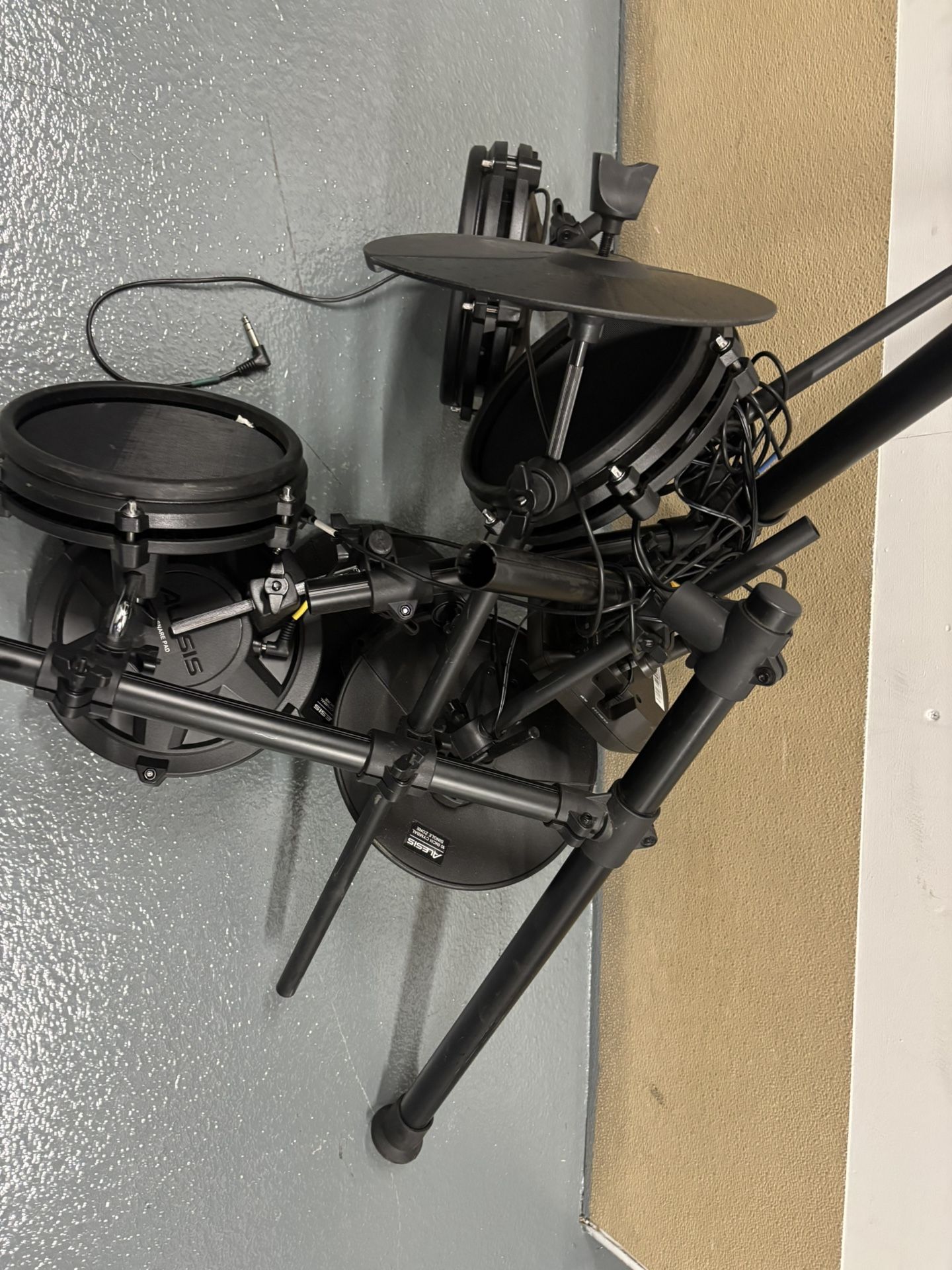 Alesis Nitro Electric Drum kit (Used)