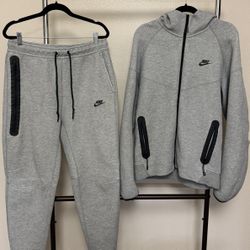 Nike Tech Fleece Set