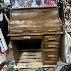 Roll up desk in very good shape for its age p/u Willow Grove PA