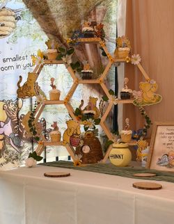 Customized Winnie the Pooh Cupcake Stand