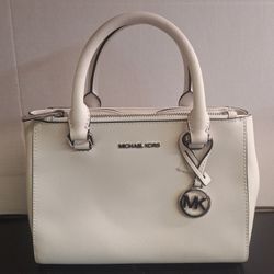 MICHAEL KORS LARGE HOPE HANDBAG 