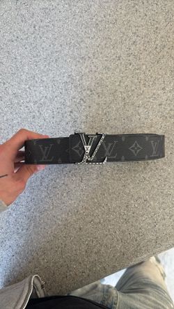 Lou V Belt Used