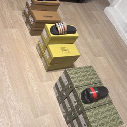 Slides Burberry And Gucci.