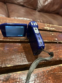 Insignia NS-DV720P HD Digital Camera Camcorder