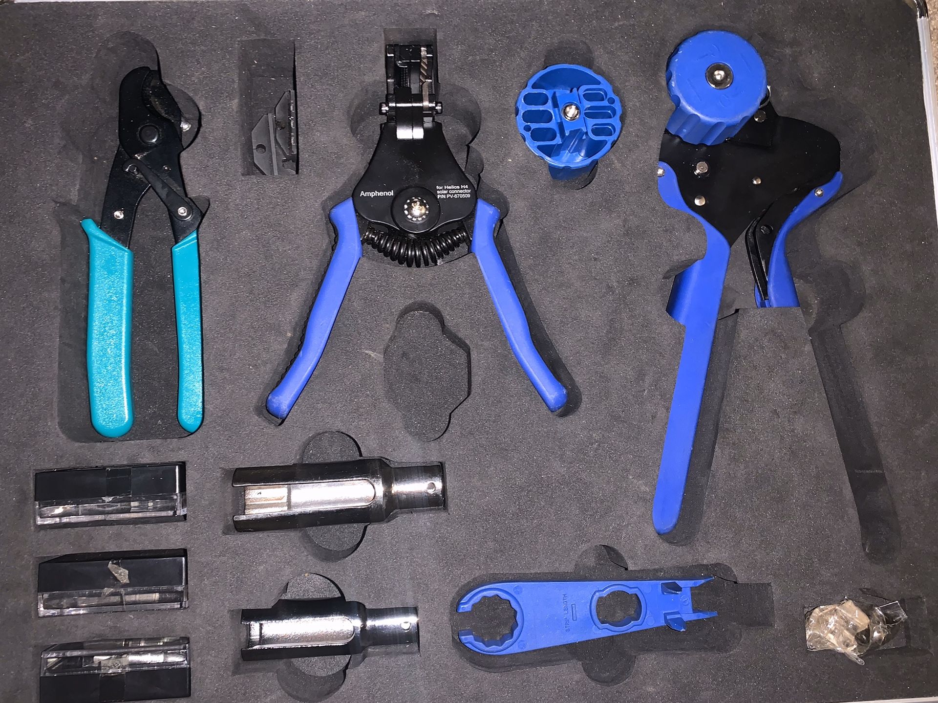 Amphenol. H4tk0000 Helios H4 tool kit crimp, strip tool cutter and accessories