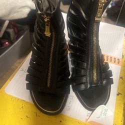 Woman 5.5 Black Zip up Sandals