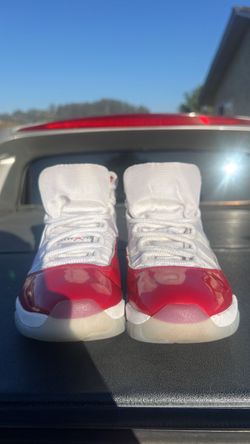 Jordan 11 Cherry size 9.5