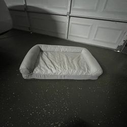 Dog bed 
