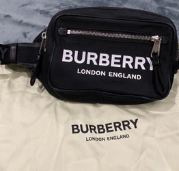 Burberry fannypack
