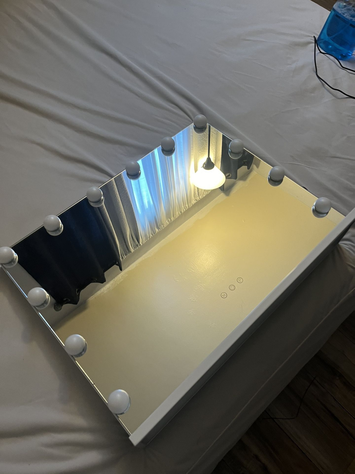 IMPRESSIONS VANITY