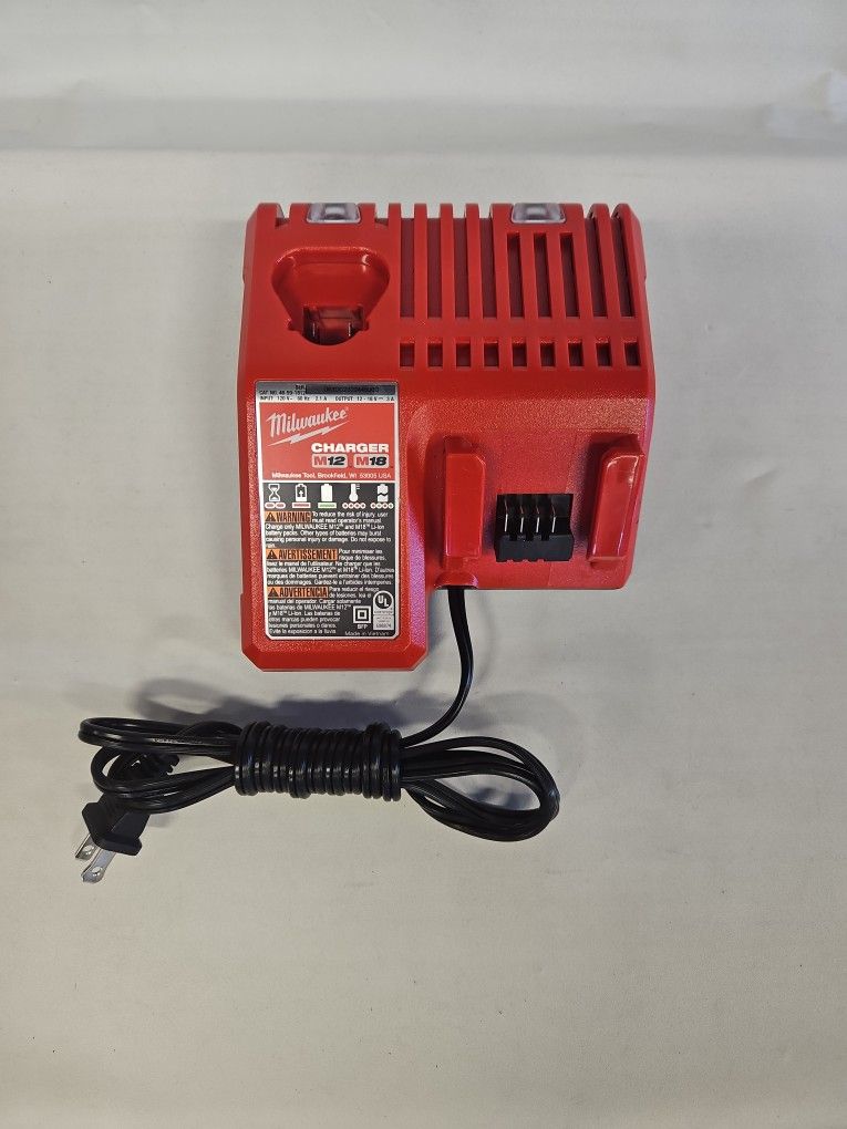 Milwaukee M12/M18 Dual Battery Charger 813393-4