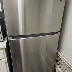 2025 Midea Refrigerator For Sale. 
