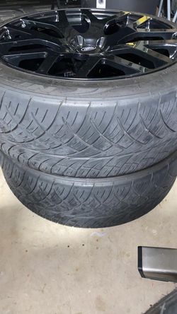 Rims with tires 265/40R22 Range Rover