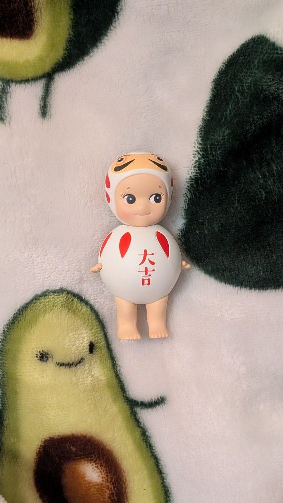 White Daruma Sonny Angel