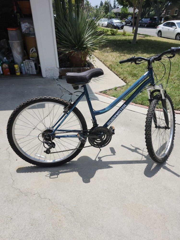 Girls 26 Speed Bike - Roadmaster