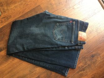 Levi’s jean 505 . Size : 34x34