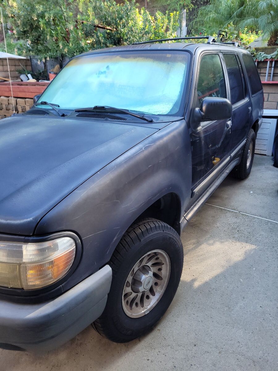 1999 Ford Explorer