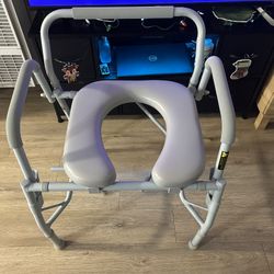 Cushioned Drop Arm Toilet Chair (Drive)