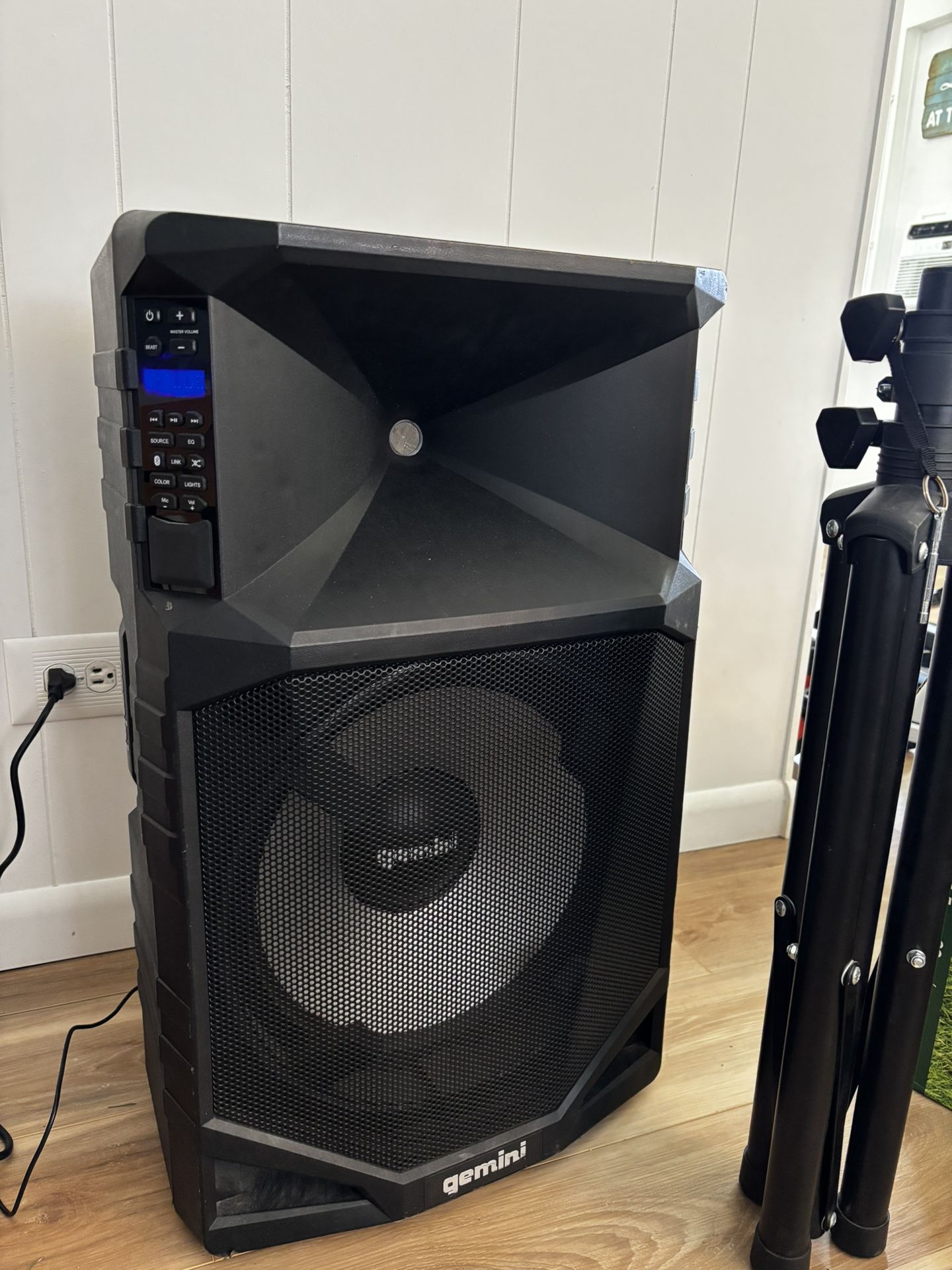 Gemini Sound GSW-T1500PK Active Battery Powered Wireless 15" Inch Woofer Portable Bluetooth
