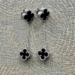 925 sterling silver 2 Motifs black Onyx dangle Earrings In great condition  Approx 2”