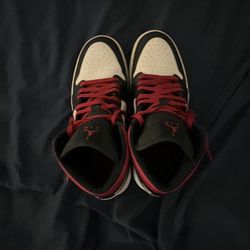 $80 Nike Air Jordan 1 Mid SE Shoes US 10