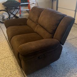Comfy Clean reclining sofa/loveseat/couch
