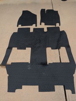 Chrysler 2024 Pacifica hybrid  floor mat