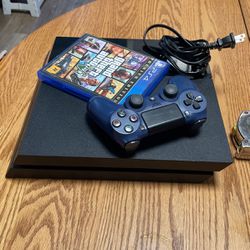 PS4 With 1 Controller And 1 Game