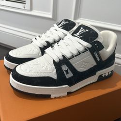 LV Trainers Black and White