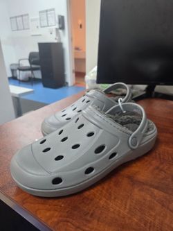 Gray Lined Clog Shoes with Strap