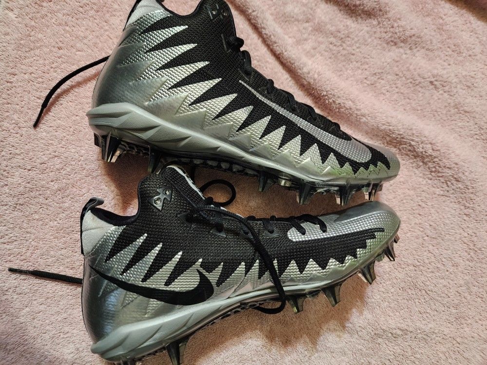 Niki Alpha Menace Pro Football Cleats Size 10
