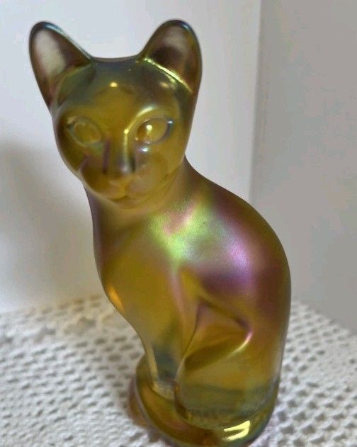 Set Of 2 Like New Rare Fenton Cats
