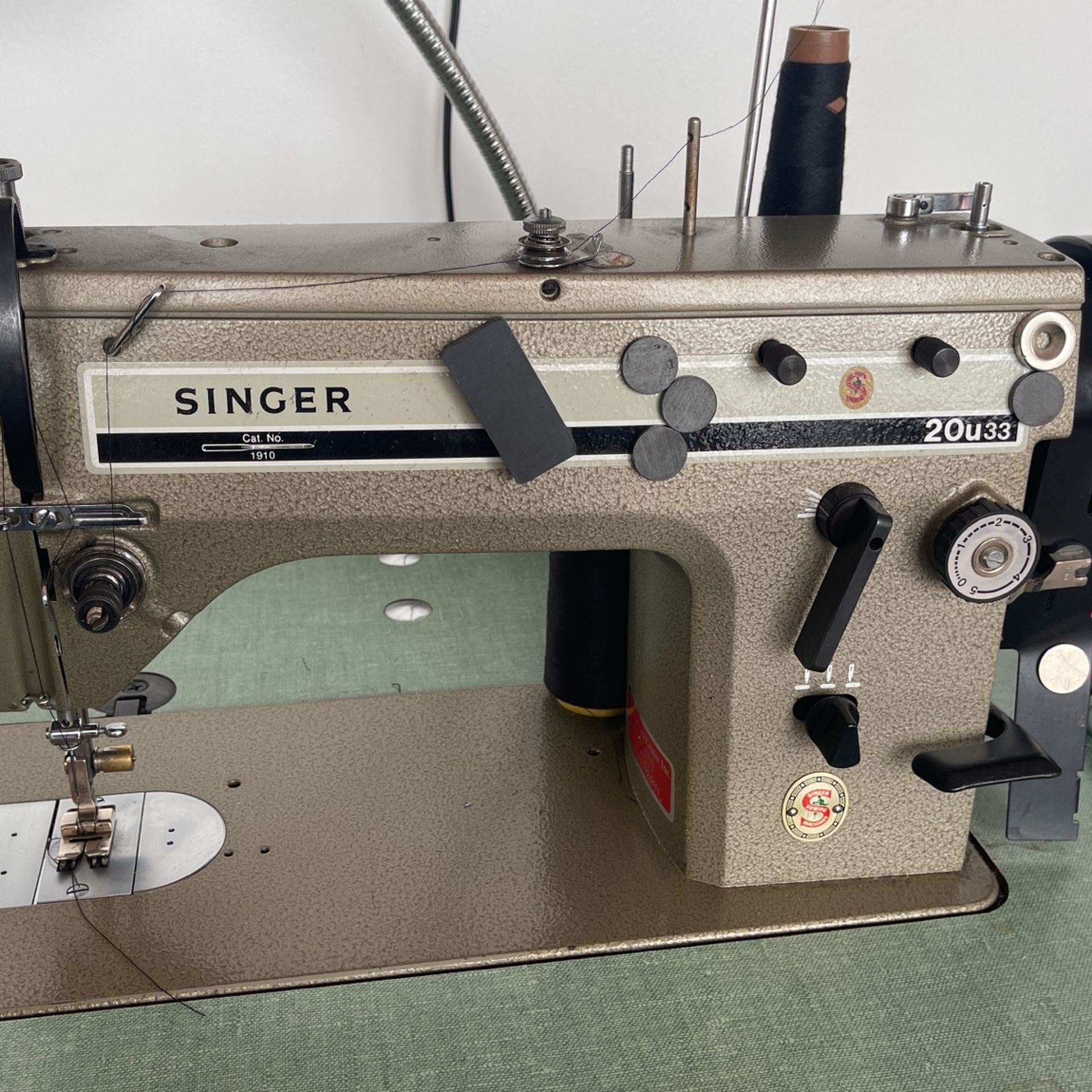 Singer 20u Sewing Machine for Sale in Pompano Beach, FL OfferUp