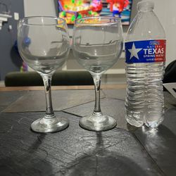 Small wine glasses 