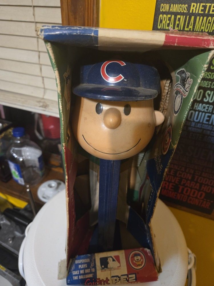 Charlie Brown Chicago Cubs Baseball Dispenser