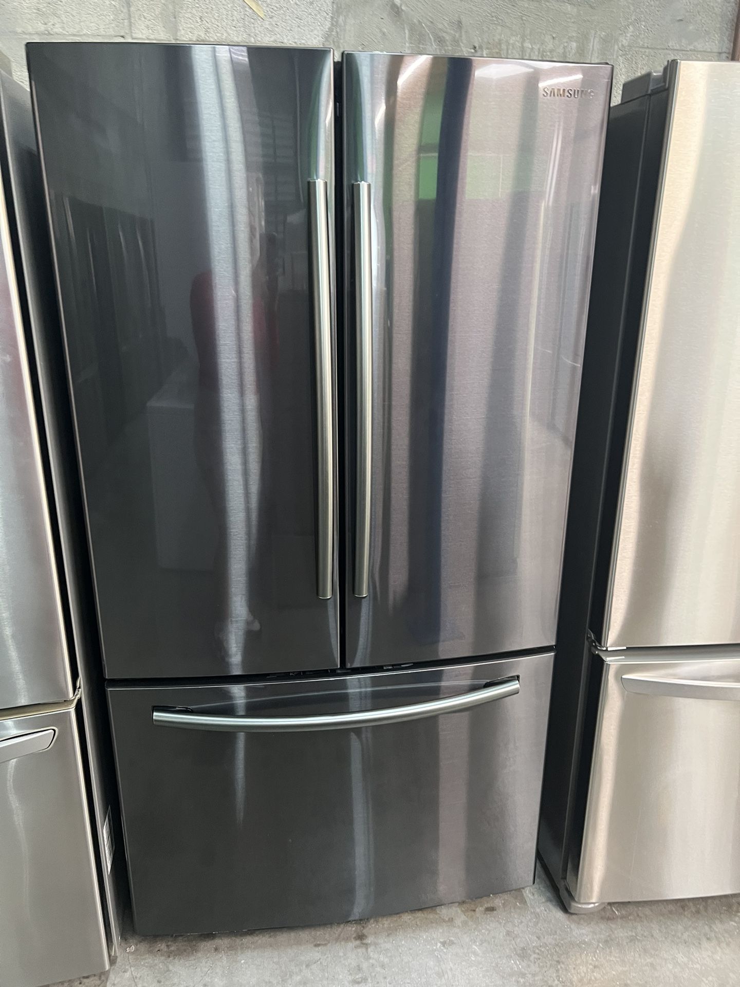 Refrigerator De 3 Puertas Marca Samsung