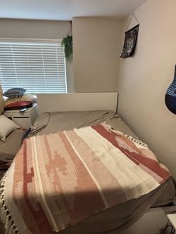 Queen size bed frame + mattress