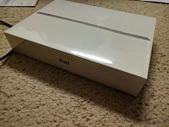 Brand NEW SEALED Apple iPad 7th Gen 10.2" in Tablet 32GB Wi-Fi