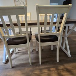 Dinning Table With 4 Chairs 