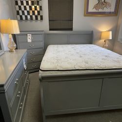 Huge Bedroom Sale! Deal Wont Last Long! Saving Over 50%!! 