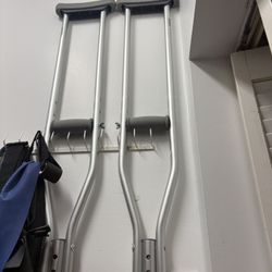  Crutches  5’2 - 5’10”