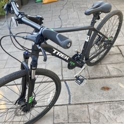 Trek Dual Sport 2 Disc Bike