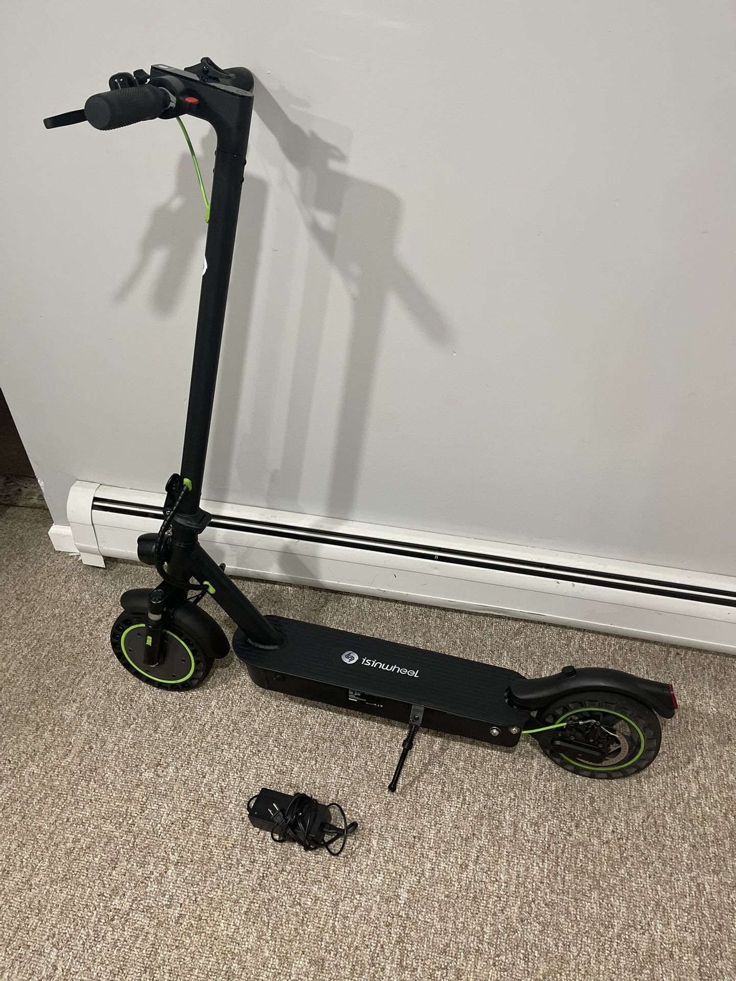 Isinwheel S9 Max Electric Scooter. Goes 21 MPH. Very Reliable And Great To Ride
