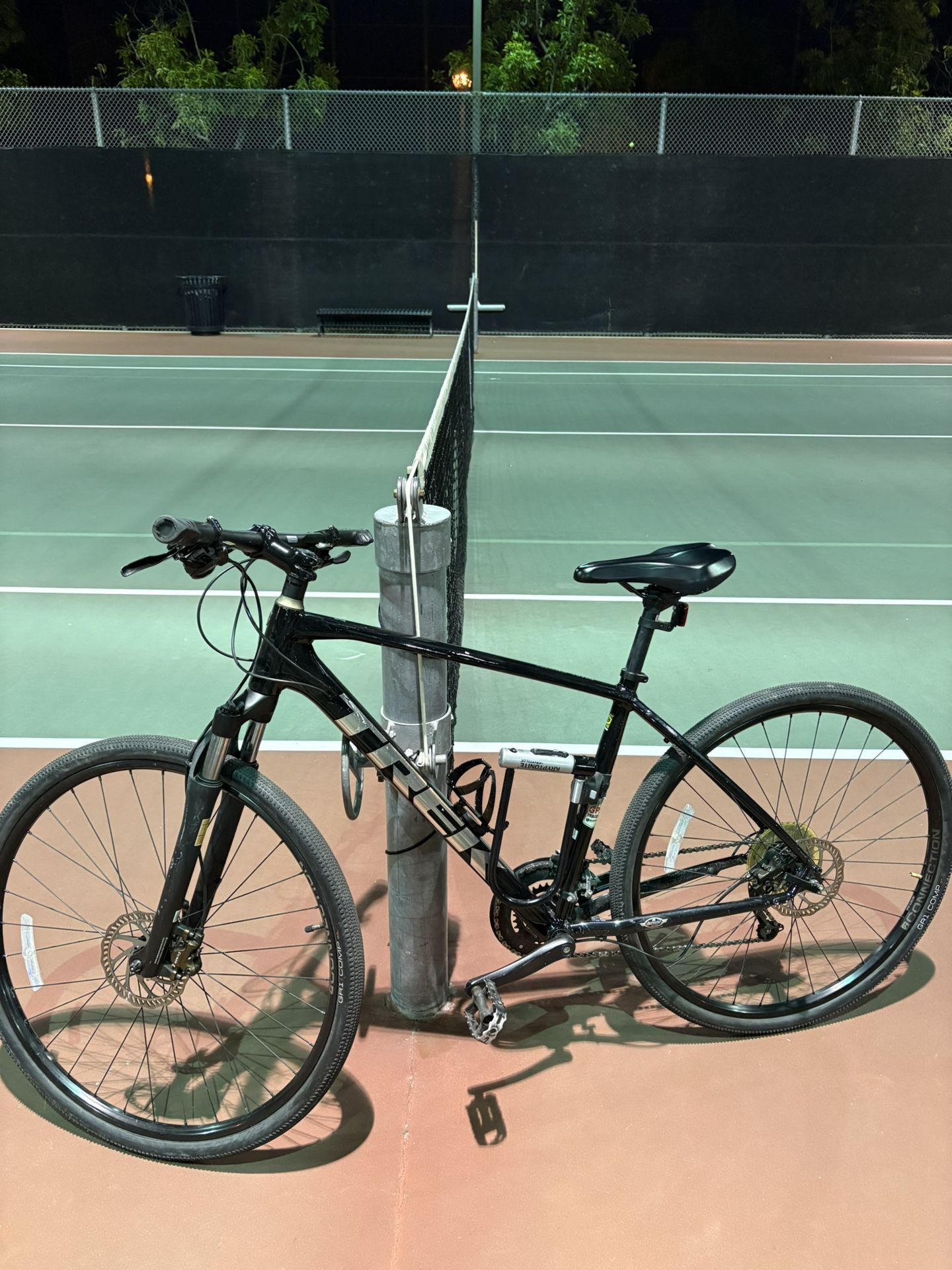 2022 Trek Dual Sport 2 - Hybrid Bike